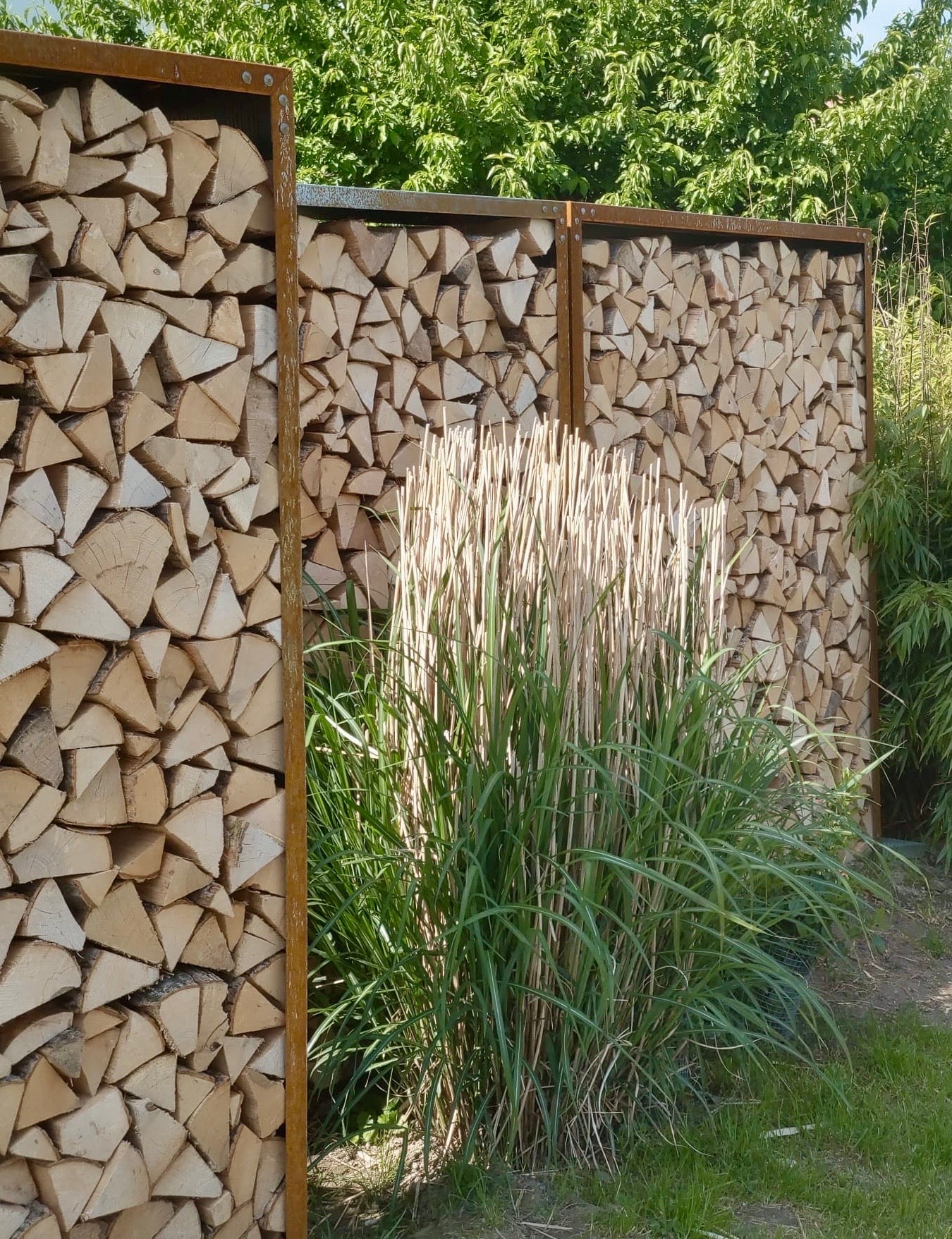 Brennholz 33 / 25cm, geliefert sowie Aufgeschichtet