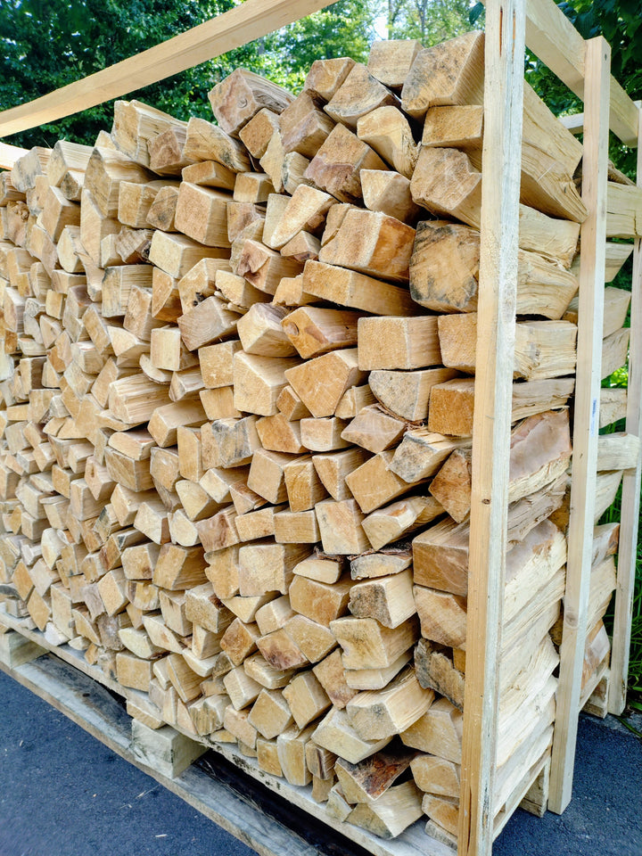 Beech firewood - 25cm - stacked on a pallet - oven-ready