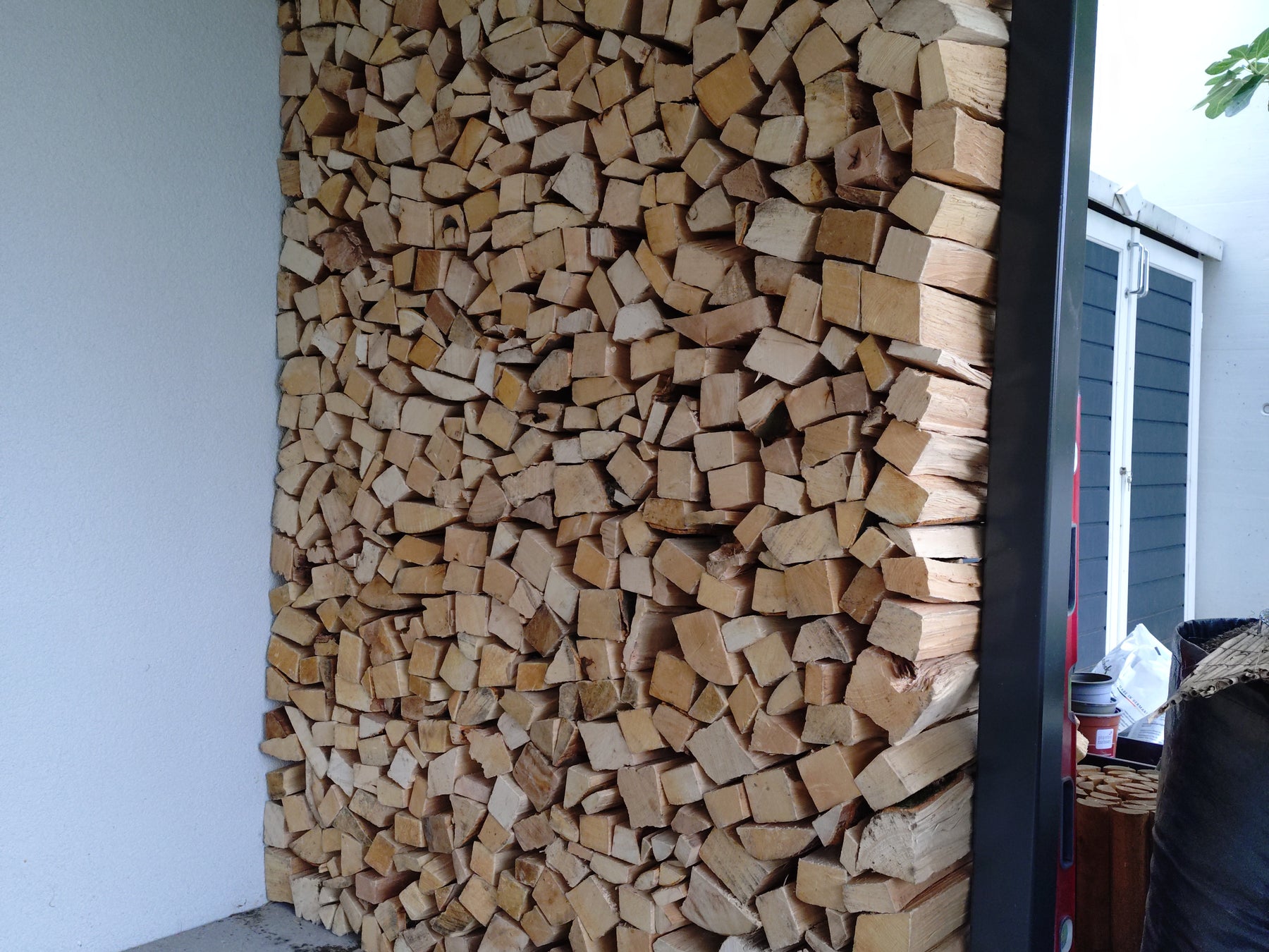 Brennholz 33cm, Aufgeschichtet - ohne Schleppen, Geliefert
