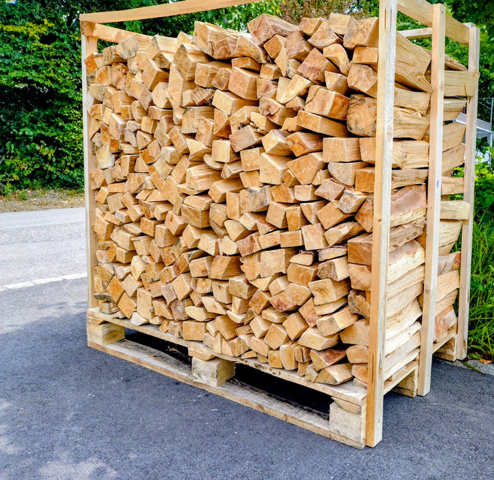 Beech firewood - 25cm - stacked on a pallet - oven-ready